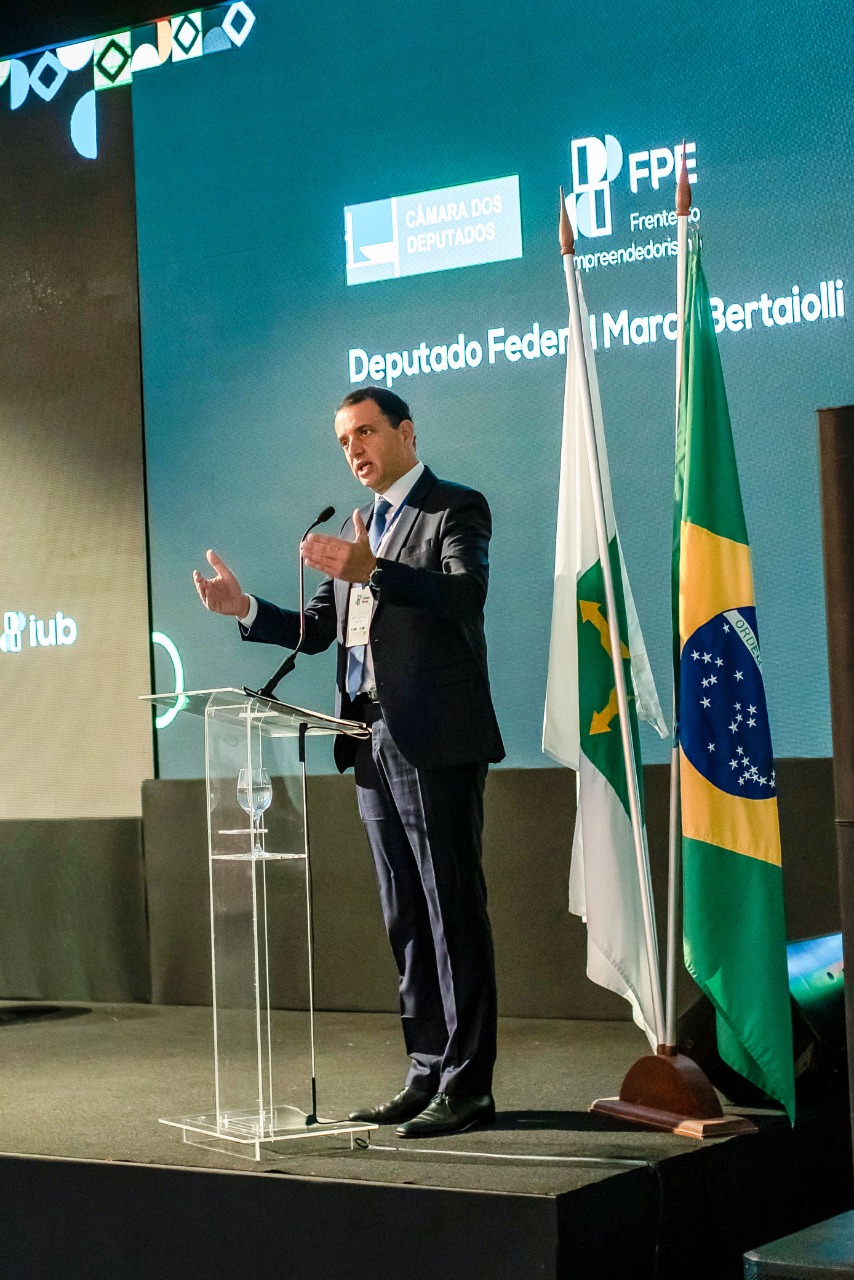 Precisamos aproximar o Brasil real,  do Brasil que faz as leis, afirma Bertaiolli em reunião da FPE
